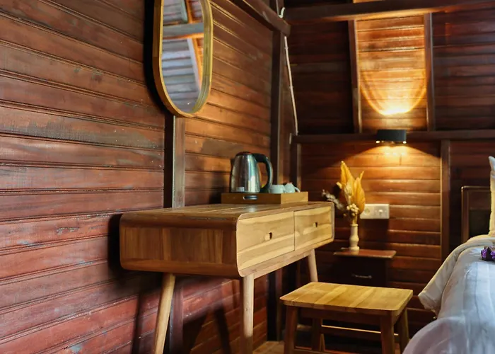 Kelingking Terrace Lodge Sompang